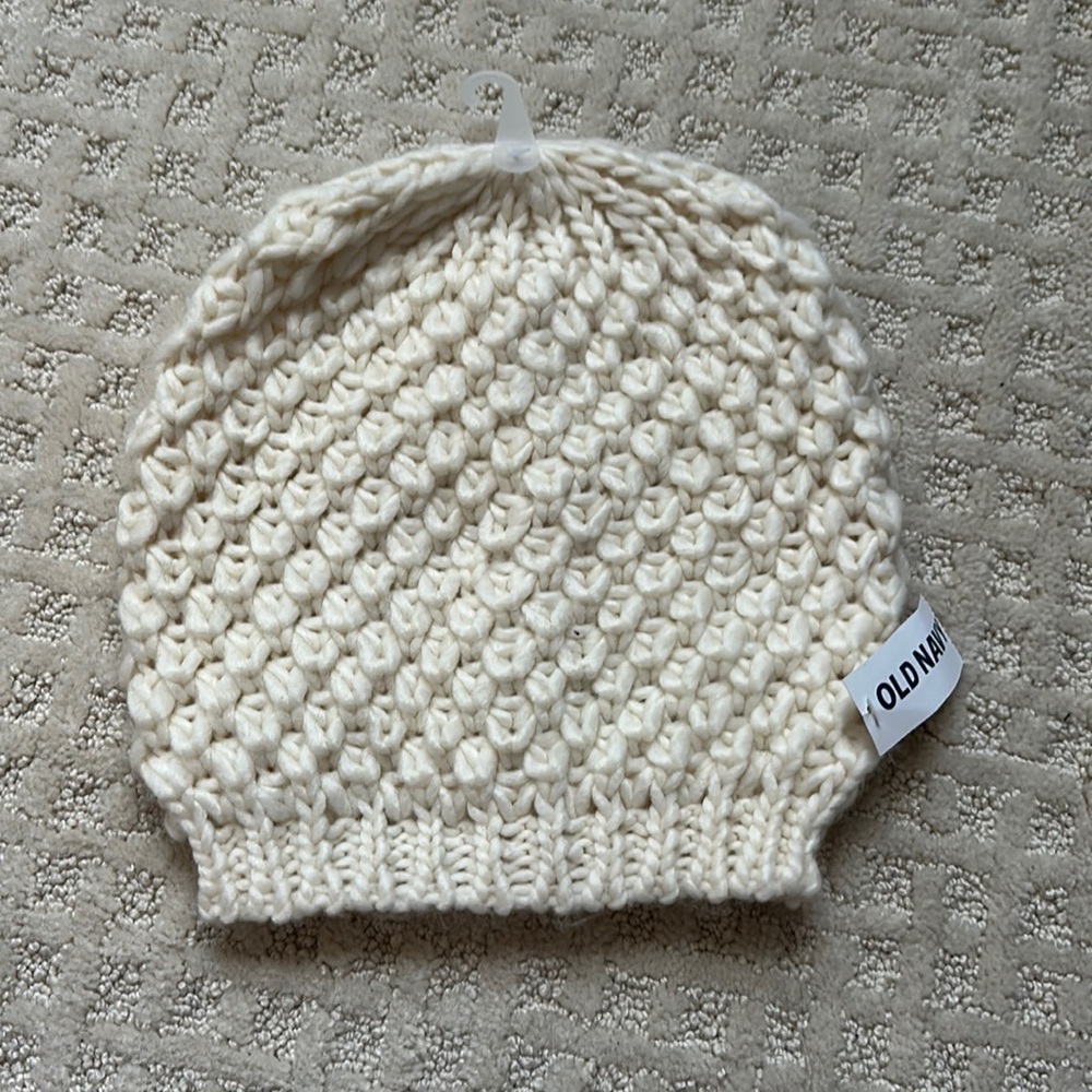 Old Navy off white beanie